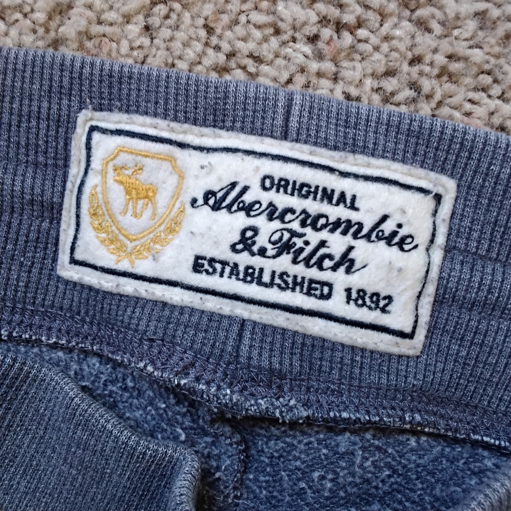 Abercrombie & Fitch Cropped Sweats (2) - Picture 13 of 14